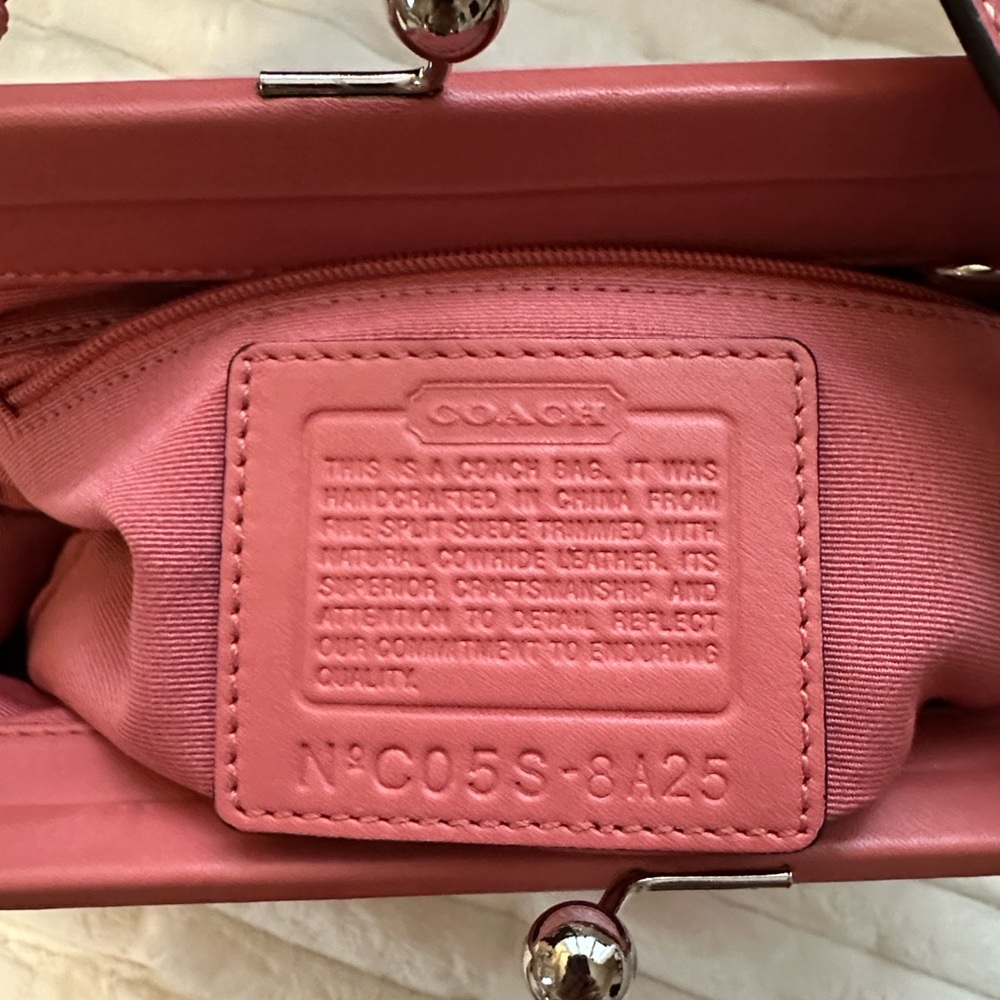Vintage Coach Hamptons Suede Kisslock Bag - Picture 16 of 17